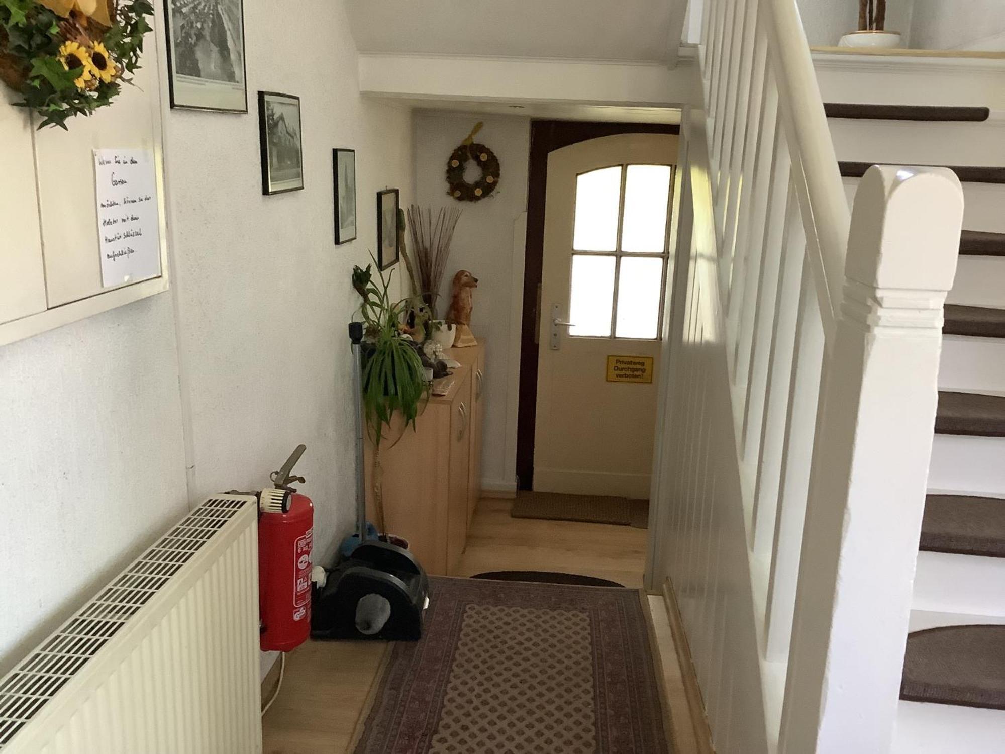 Schoenes Doppelbettzimmer Im Untergeschoss Inkl Parkplatz Nach Verfuegbarkeit Essen Exterior foto